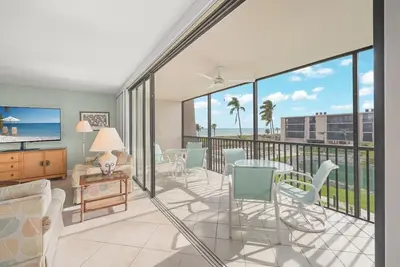 Image de Paisible vue sur le golfe condo-2 chambres, 2 salles de bains, Den et cuisine