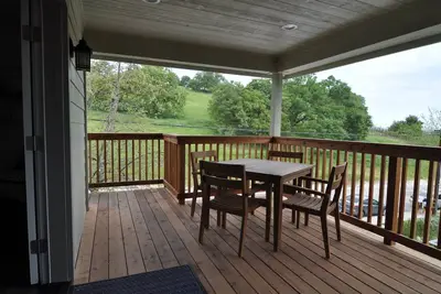 Image de Winemaker's Hideaway- À distance de marche du centre-ville, flambant neuf