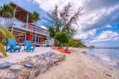 Image de Starfish Beach House - OĂą la plage est votre cour avant!