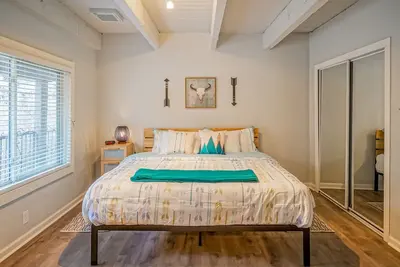Image de El Piso - 2br 1. Mur 5ba vers la vieille ville, juste à côté de la I-40