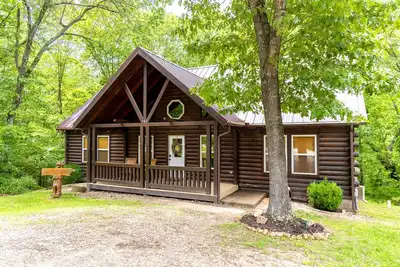 Image de Eagles Nest Cabin-- moins de 1 mile de Big Cedar! !