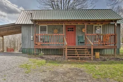 Image de Cabine isolée avec foyer et étang - près du lac Kentucky
