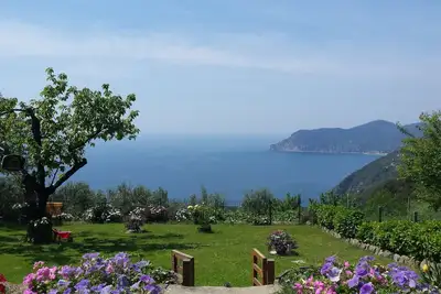 Image de Remigiu Résidence typique avec une vue magnifique sur la mer dans le parc national des 5 Terre