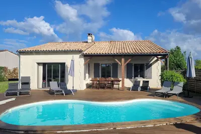 Image de Villa privée, pour 8 personnes, piscine privée, A / C, Wifi gratuit