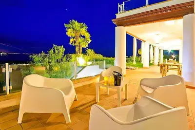 Image de Villa Zagara Garden-Appartement à Taormina avec vue mer, jardin privé et piscine