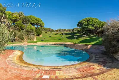 Image de L & A Villa- avec piscine privée-3 chambres avec Ac