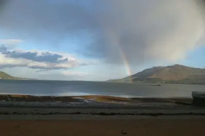 Image de Sur la plage. À côté de l'hôtel Balmoral. Une vue imprenable sur la baie de Carlingford