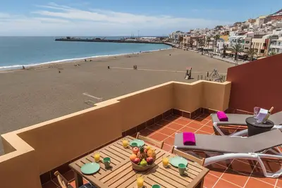 Image de Penthouse avec vue sur l'océan Front de mer Vue imprenable sur la mer. Wifi A / C
