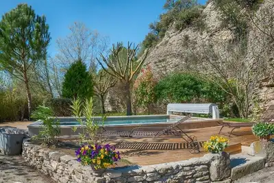 Image de #Perle rare! Charmante maison avec Piscine au bord de la rivière