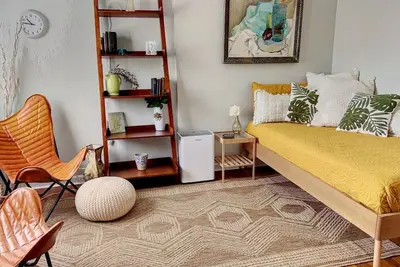 Image de Gorgeous Pad Steps to Bars & Shops ★ 1br