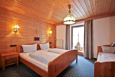 Image de Ferienwohnung \"Alpenpanorama\" (68qm), Balkon, Kochnische, 1 Schlaf- und 1 Wohn-/Schlafzimmer, Wlan, max 3 Personen