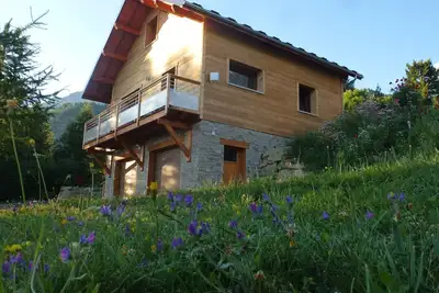 Image de Superbe chalet prox pistes Ecrins ambiance montagne, calme, dominant la vallée
