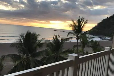 Image de Une vue imprenable sur Amazing Oceanfront Condo à côté de Crocs!