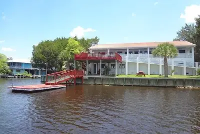 Image de Flamingo Villa - Vues fantastiques, à l'embouchure de la rivière, maison spacieuse!