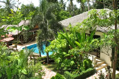 Image de Villa 2 Chambres (4-5p) Jardin Tropical zen, Piscine, Jacuzzi, Plage 400m.