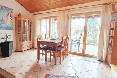 Image de Ferienwohnung 54 qm, f. 1-3 Pers. , mit großzügiger Terrasse, Schwimmingpool außen, Liegewiese.