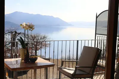 Image de Finca Cascina Borchina: domaine \"Violetta\", détente, tranquillité, vue sur le lac de rêve, bio