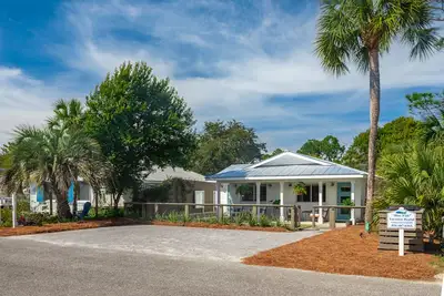 Image de Bluefish Coastal Cottage - 3 chambres / 2 salles de bains - Près de la plage, vélos et bain à remous!