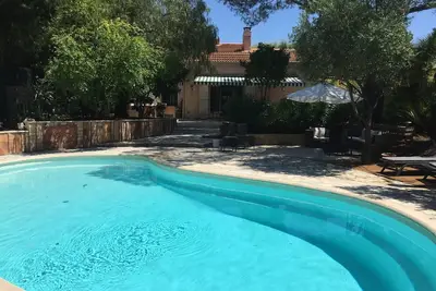 Image de Villa climatisée piscine, grand jardin clôturé à Saint Raphaël calme résidentiel