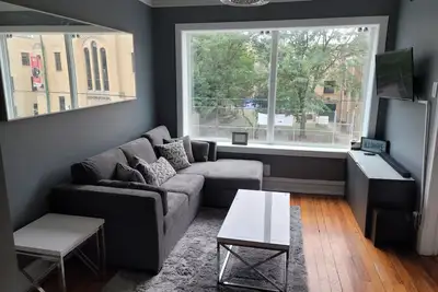 Image de River West / Noble Square Parking gratuit, blanchisserie, 3. 5 miles à Mag Mile!