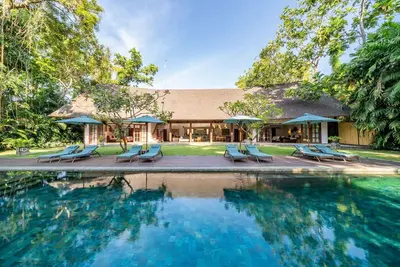 Image de Villa tropicale de 7 chambres Ă Canggu;