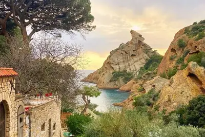 Image de Studio 32 m2  Place Sadi Carnot Vieux port la Ciotat