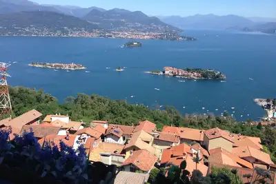 Image de 3 Une fenêtre avec vue sur le lac Majeur!