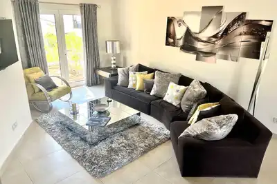 Image de Maison de ville spacieuse de luxe au coeur de Vale Do Lobo minutes à pied de la plage