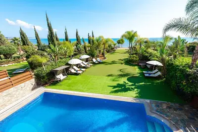Image de Sea Front Villa Oceanus H2 by Ezoria Villas