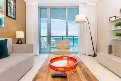 Image de Hyde Luxurious Ocean View 2 chambres Apt Hyde sur la plage