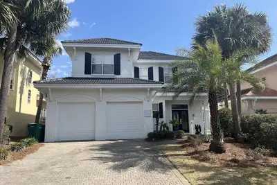 Image de Découvrez un vrai trésor à Destin ~ Piscine communautaire et centre de fitness