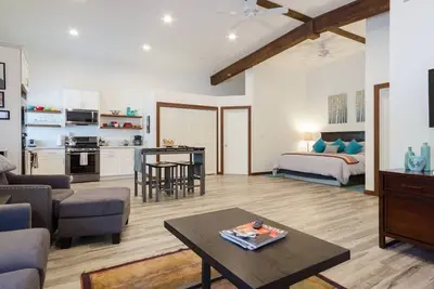 Image de Sonoma Wine Lovers Getaway - Une agréable promenade jusqu'au Sonoma Plaza