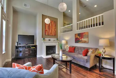 Image de Haut de gamme 3br Rivermark Home près de 49ers Stadium & Convention Center