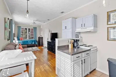 Image de Loft classique au centre-ville d'Auburn, en Alabama! Emplacement!