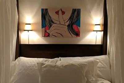 Image de Suite d'hôtes moderne et spacieuse près de l'océan