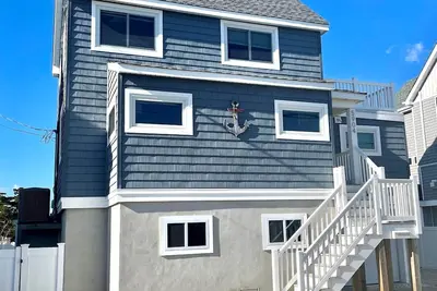 Image de Plan D'ÉTAGE Ouvert RÉNOVÉ 1 bloc à la plage, 1 bloc à la baie