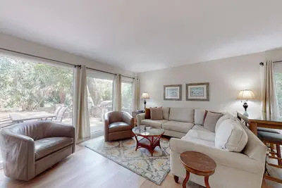 Image de Superbes vues sur le golf depuis presque toutes les pièces!