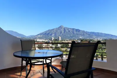 Image de Bel appartement à Señorio de Aloha, Puerto Banus, Marbella (jusqu'à 4 personnes)