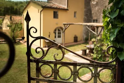 Image de \"Offre\" maison de campagne toscane avec jardin à la campagne