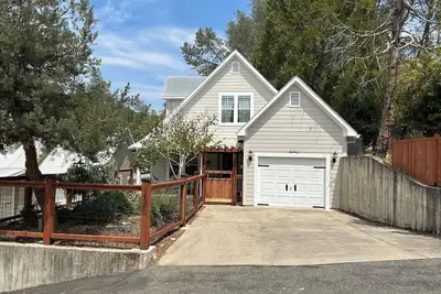 Image de Halcyon House, votre escapade privée dans la région viticole californienne des contreforts.