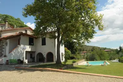 Image de Villa sur les collines toscanes près de Florence