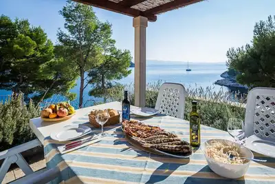 Image de Steps to the Sea and Private Beach | Pool | Sea-view Balcony | Peaceful Bay