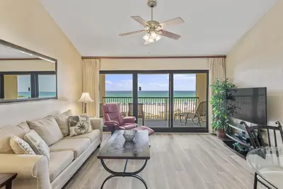 Image de 315- La plage appelle et c'est le condo parfait! Destin Beach Club