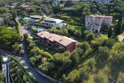 Image de Gianni with 1 bedroom with garden and lake view