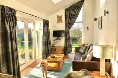 Image de Maison familiale contemporaine et accueillante près de Sidmouth avec WiFi. 4 couchages