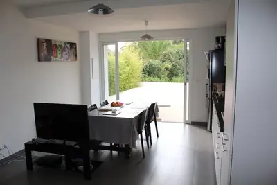 Image de belle location neuve, 3 chambres, 400 m plage et commerces, calme absolu. 75 m2