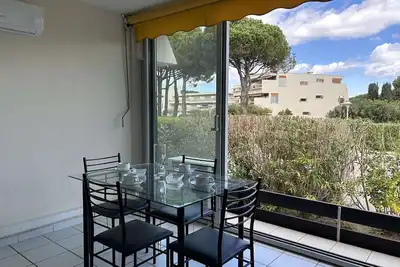 Image de Studio climatisé à Port Camargue - 4 couchages, terrasse, piscine, parking, proche plage