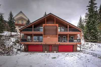Image de Snowberry 2, 8 lits 8 marches de bain Ă soulever. Sauna, bain Ă remous, garage et 30 couchages!