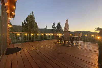 Image de Wolf View Lodge - Vues WiFi et sur les pistes! 2 heures gratuites de location de vélo / kayak!