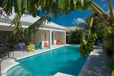 Image de Luxe 3 chambres, 3 salles de bains villa avec piscine et jacuzzi